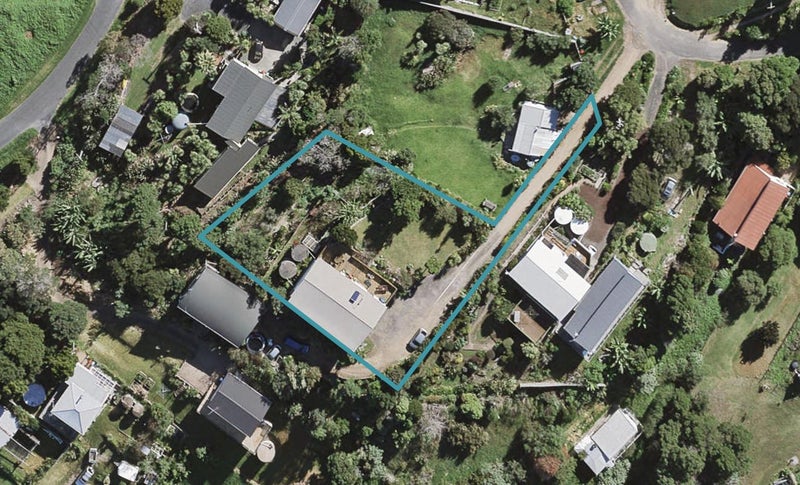 2B Fisher Street, Surfdale, Waiheke Island - Carousel 1