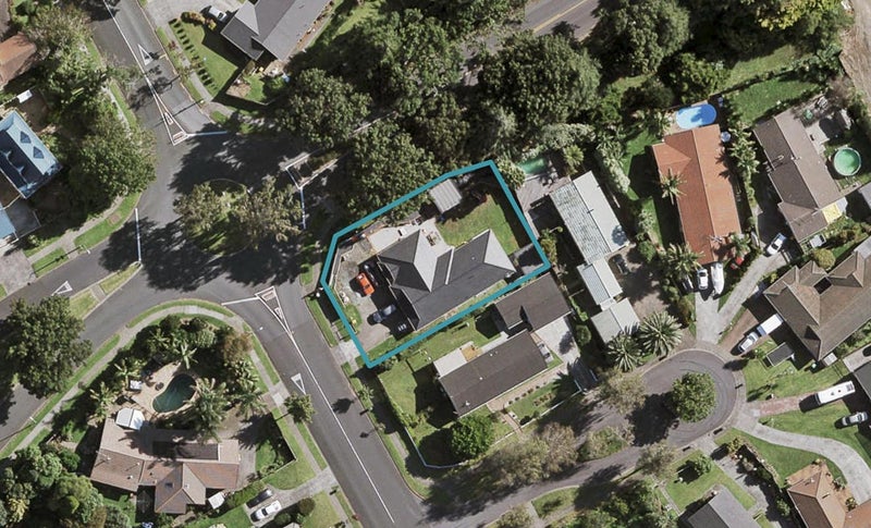 52 Walter Strevens Drive, Conifer Grove, Takanini - Carousel 1
