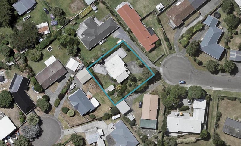 70 Ngapaki Street, Waikanae Beach, Waikanae - Carousel 1