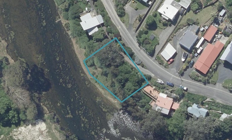 28 McIntosh Road, Brighton, Dunedin - Carousel 1