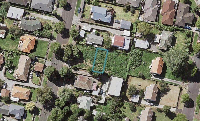 34B Waddell Avenue, Point England, Auckland - Carousel 1