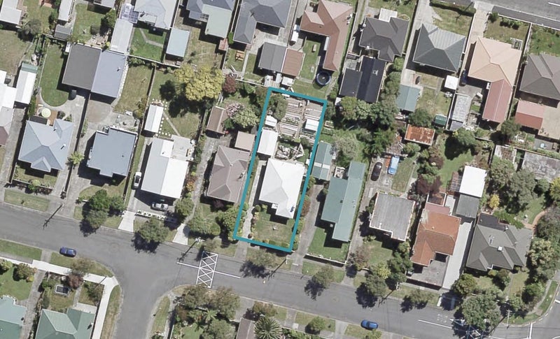 17 Waikare Avenue, Waiwhetu, Lower Hutt - Carousel 1