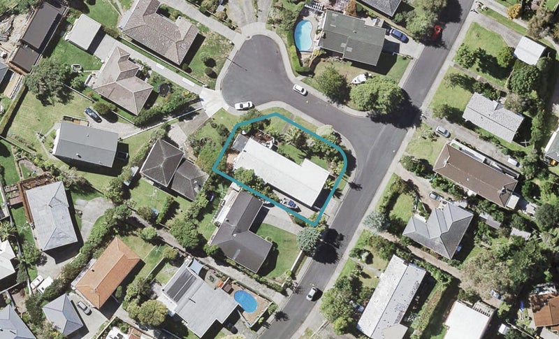 2 Jeff Place, Howick, Auckland - Carousel 1