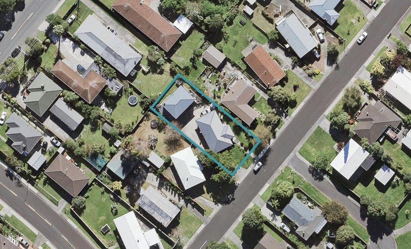 8 Patts Avenue, Glendene, Auckland - Carousel 1