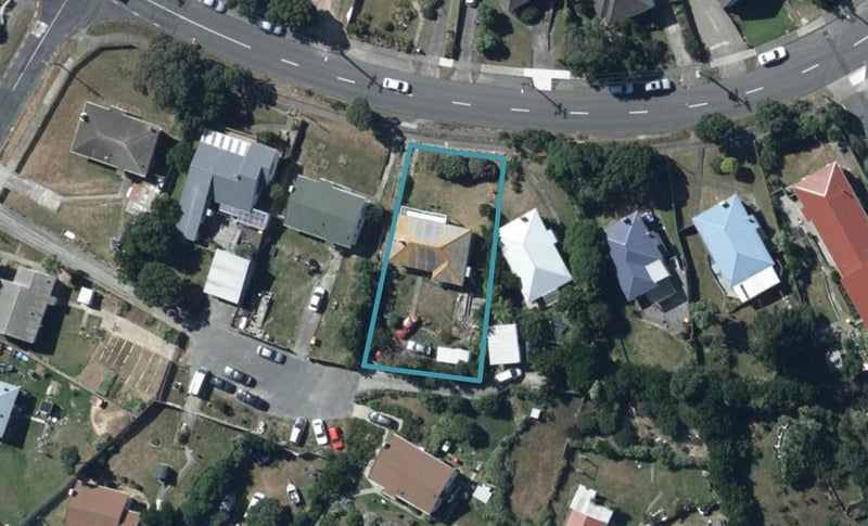 21 Pikarere Street, Titahi Bay, Porirua - Carousel 1
