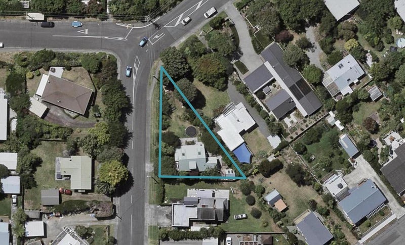 2 Weggery Drive, Waikanae Beach, Waikanae - Carousel 1