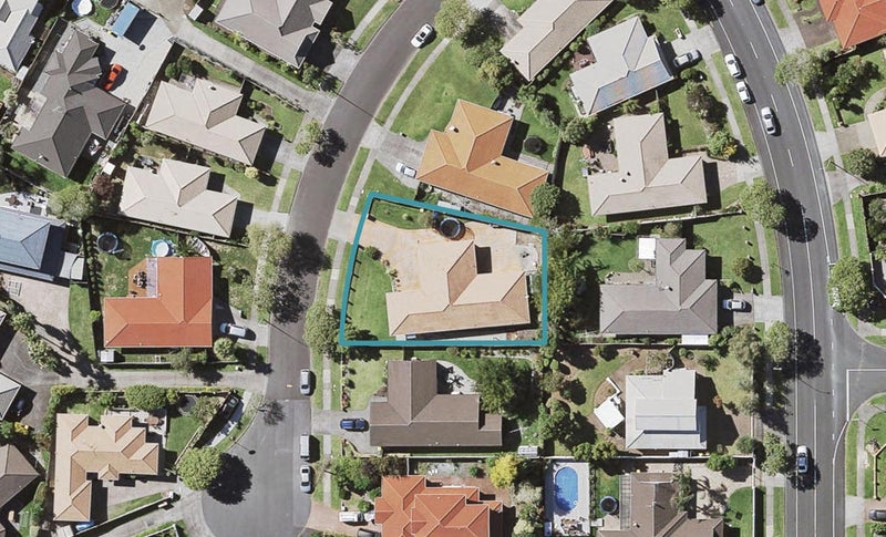 8 Travers Place, Northpark, Auckland - Carousel 1