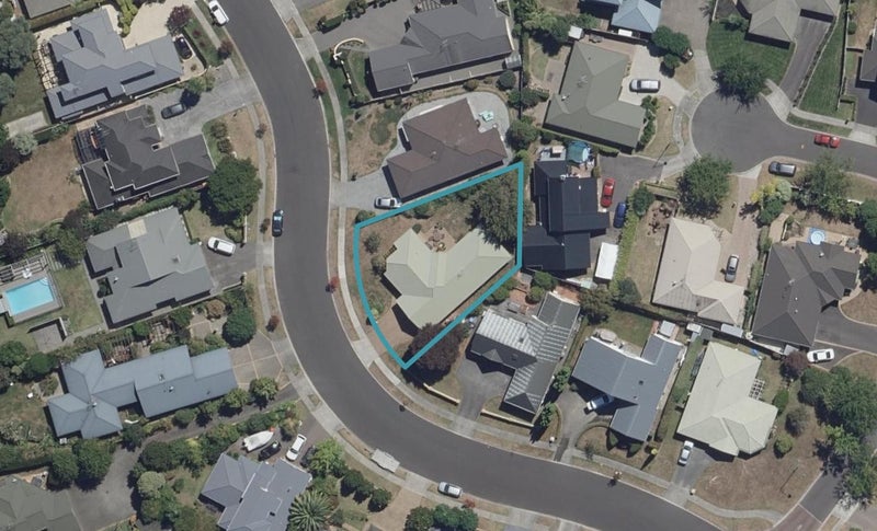 18 Keswick Crescent, Huntington, Hamilton - Carousel 1