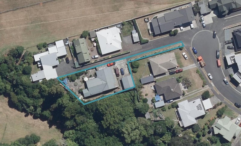 19 Kelvin Place, Hamilton East, Hamilton - Carousel 1