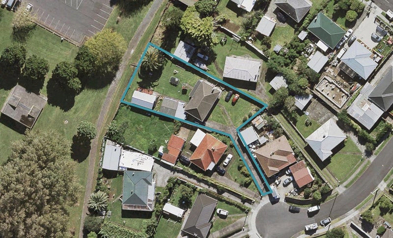 9 Celia Place, Mangere East, Auckland - Carousel 1