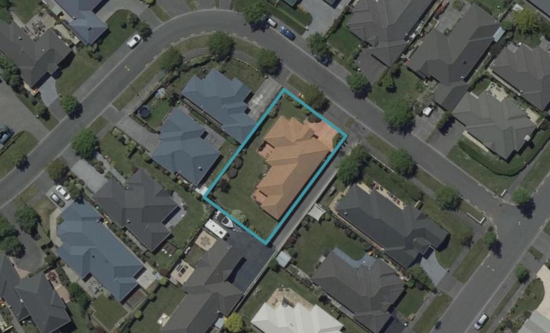 7 Kinsella Crescent, Aidanfield, Christchurch - Carousel 1