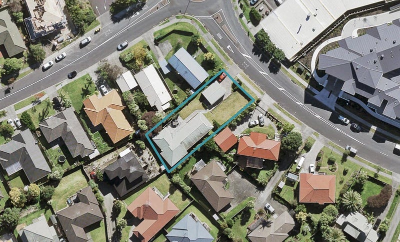 104 Unsworth Drive, Unsworth Heights, Auckland - Carousel 1