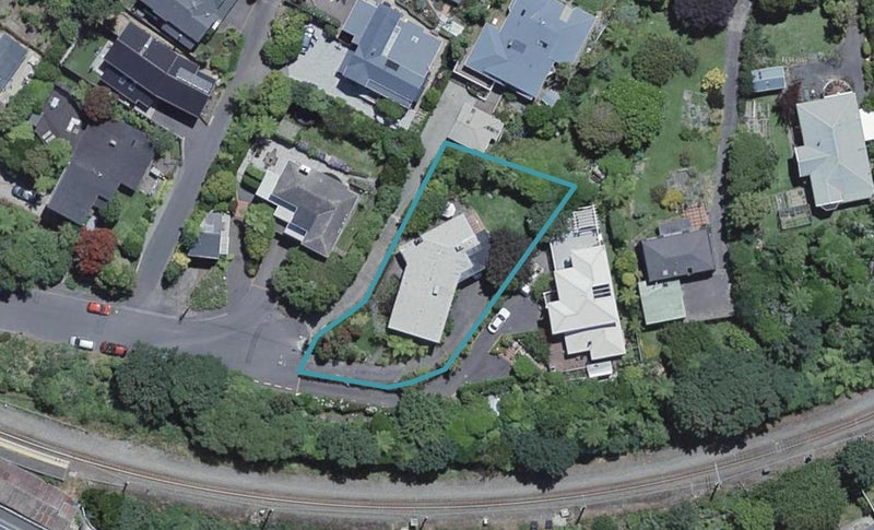 97 Simla Crescent, Khandallah, Wellington - Carousel 1