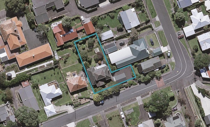 4 Lismore Street, Strandon, New Plymouth - Carousel 1