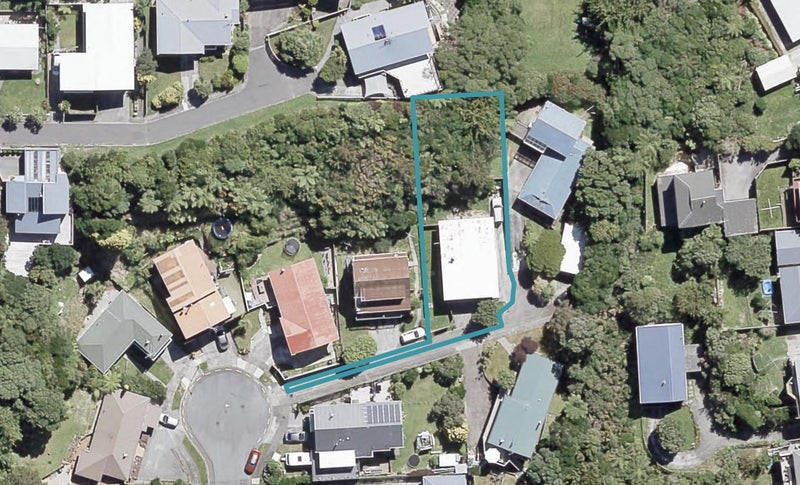 8 Aspen Grove, Maungaraki, Lower Hutt - Carousel 1