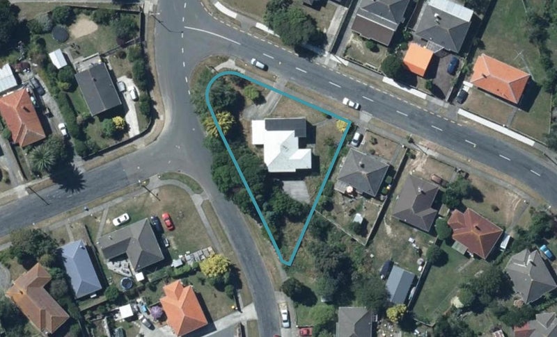 2 Mexted Crescent, Ranui, Porirua - Carousel 1