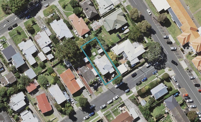 1 Lomond Street, Takapuna, Auckland - Carousel 1