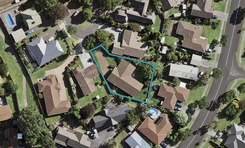 10 Donegan Place, Conifer Grove, Takanini - Carousel 1