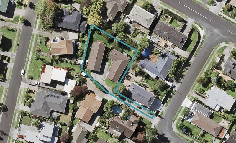 2/7 Olena Avenue, Sunnyhills, Auckland - Carousel 1