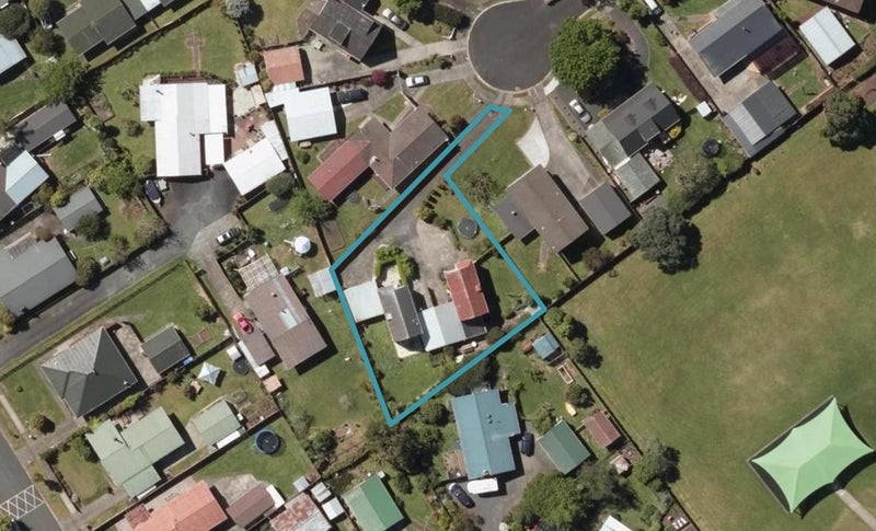 17 Coleridge Place, Tikipunga, Whangārei - Carousel 1