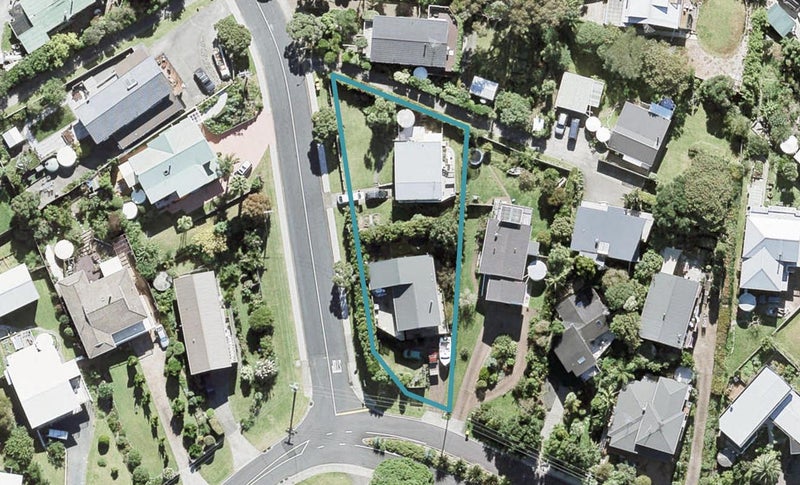 54 Everard Avenue, Army Bay, Whangaparaoa - Carousel 1