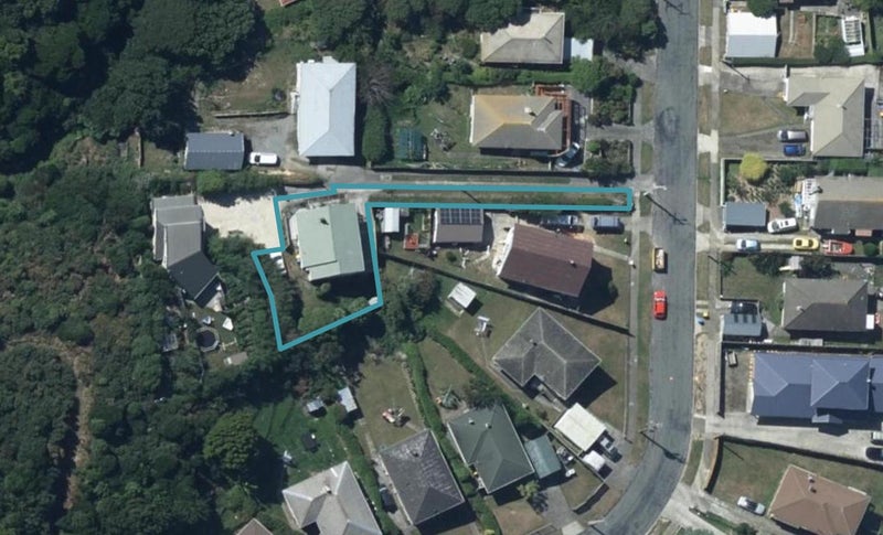 12 Aparangi Crescent, Elsdon, Porirua - Carousel 1