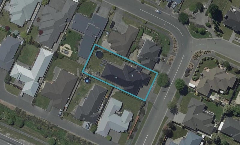17 Te Pihopa Way, Aidanfield, Christchurch - Carousel 1
