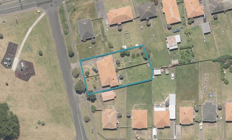1 Meuli Street, Gonville, Whanganui - Carousel 1