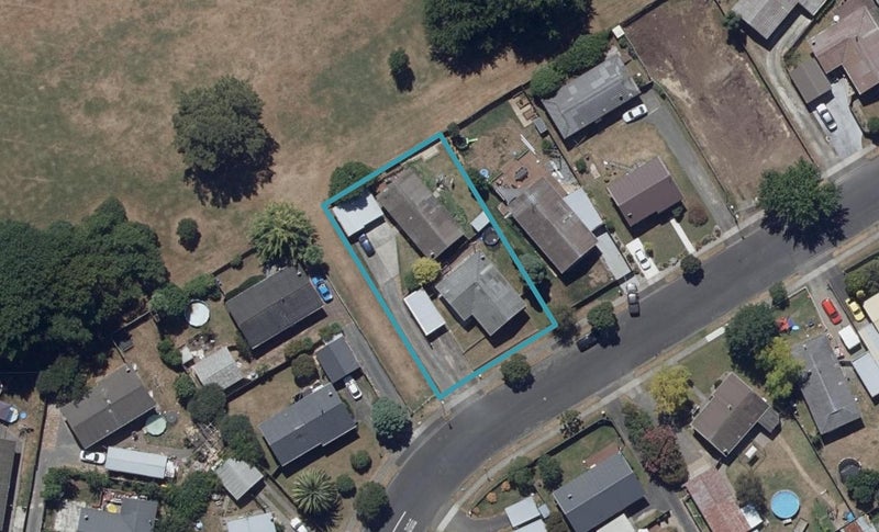 7A Crescent Court, Melville, Hamilton - Carousel 1