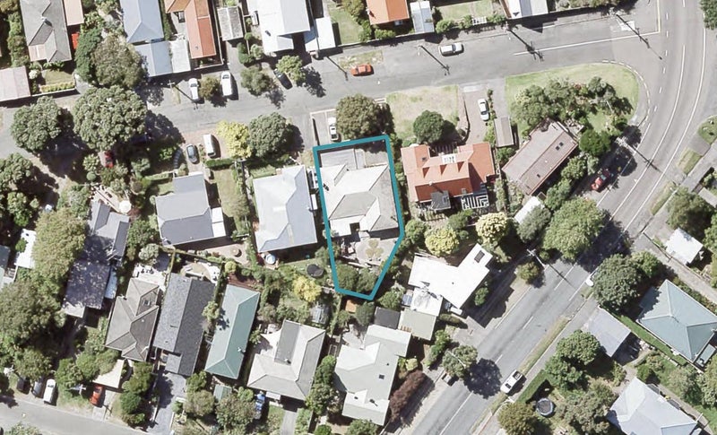 5 Puriri Street, Eastbourne, Lower Hutt - Carousel 1