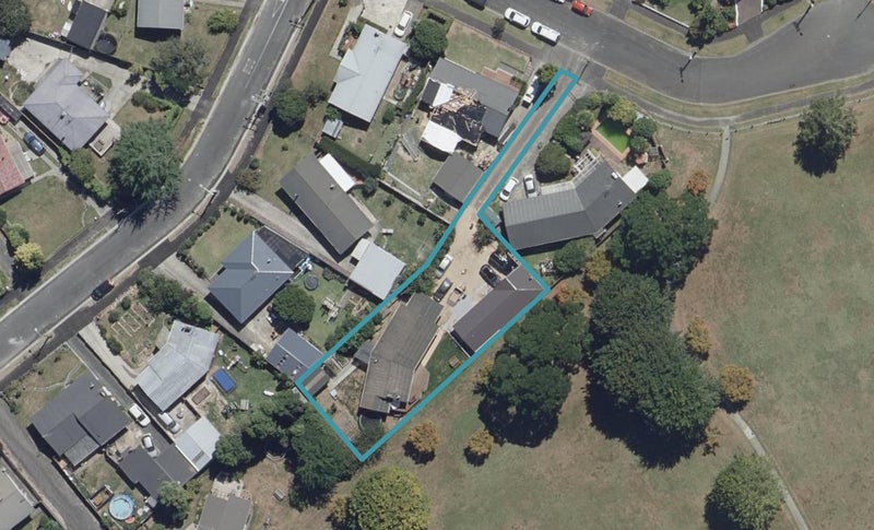 24 Te Anau Place, Glenview, Hamilton - Carousel 1