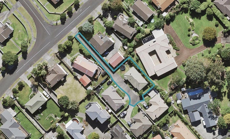 19 Hassan Drive, Massey, Auckland - Carousel 1