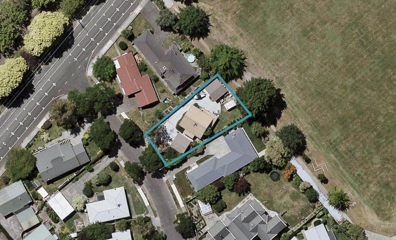 4 Martin Dale, Raureka, Hastings - Carousel 1