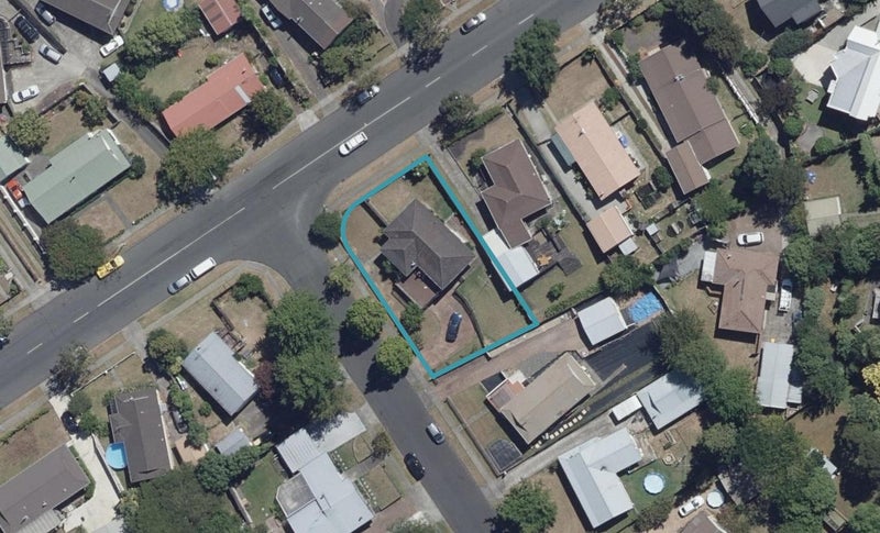 1 Matipo Crescent, Pukete, Hamilton - Carousel 1