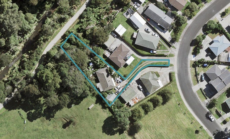 27 Tabitha Crescent, Henderson, Auckland - Carousel 1
