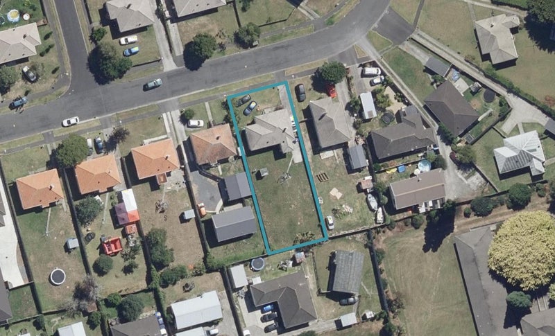 14 Douglas Crescent, Fairfield, Hamilton - Carousel 1