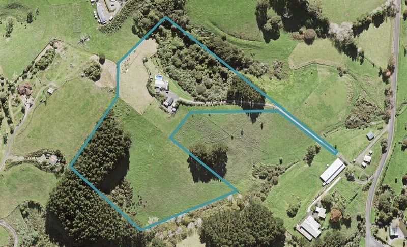 39 Anzac Valley Road, Waitakere, Auckland - Carousel 1