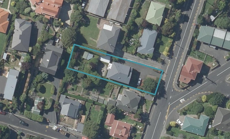 80 Glenpark Avenue, Mornington, Dunedin - Carousel 1
