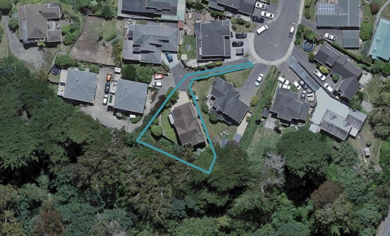 30 Ronald Woolf Place, Churton Park, Wellington - Carousel 1