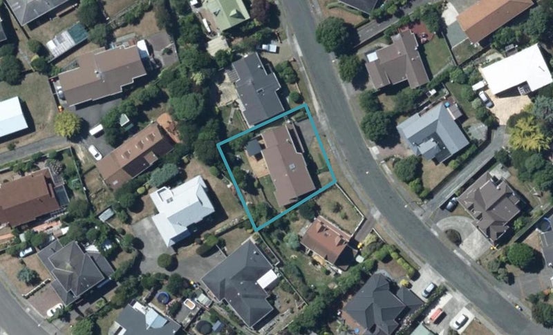 10 Kinnel Grove, Papakowhai, Porirua - Carousel 1