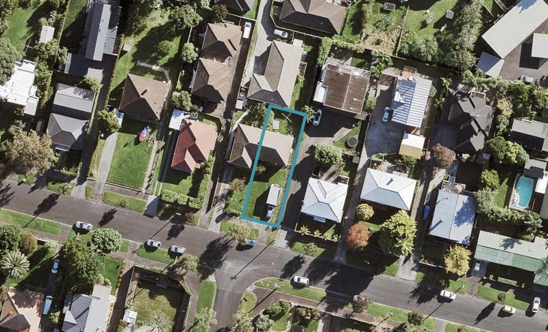9 Fairlands Avenue, Waterview, Auckland - Carousel 1