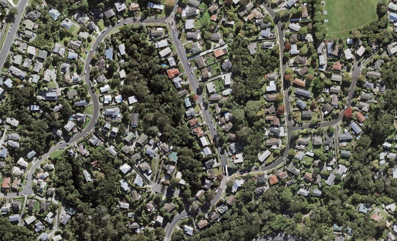 51 Easton Park Parade, Glenfield, Auckland - Carousel 1