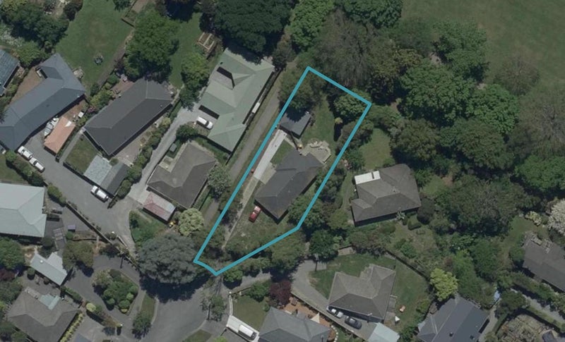 38 Manor Place, Bryndwr, Christchurch - Carousel 1