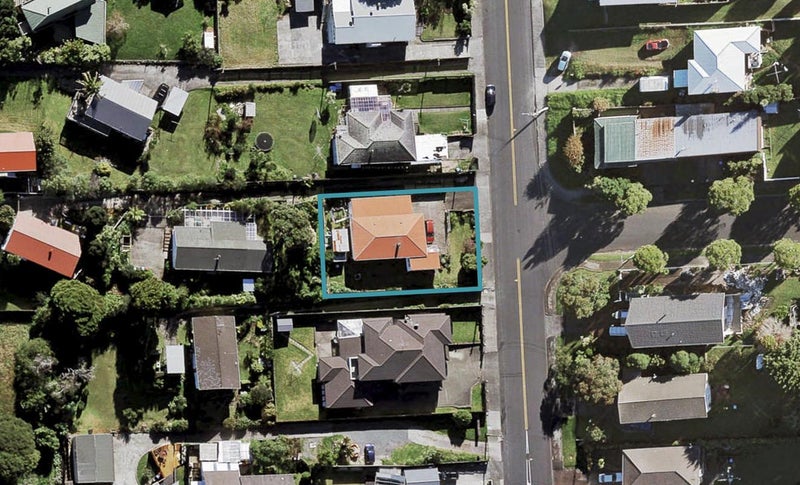 109 Whitney Street, New Windsor, Auckland - Carousel 1