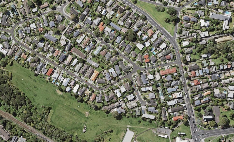 2/56 Whytehead Crescent, Kohimarama, Auckland - Carousel 1