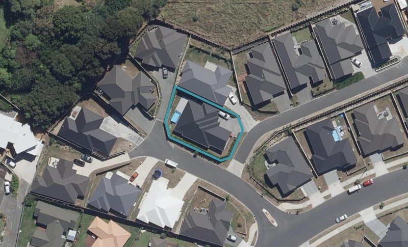 6 Teaview Court, Huntington, Hamilton - Carousel 1