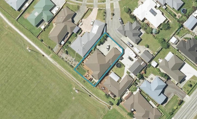 30 Admiralty Place, Waikawa, Picton - Carousel 1