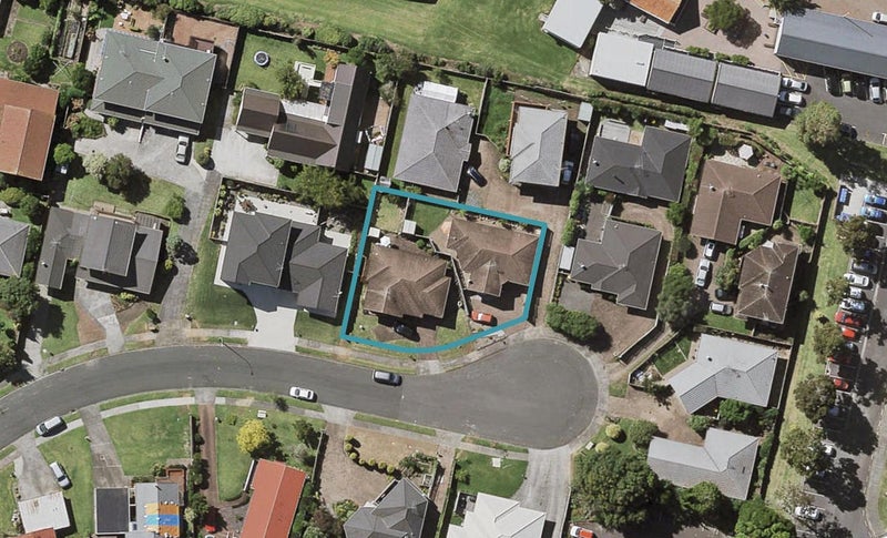 2/18 Steeple Rise, Pakuranga, Auckland - Carousel 1