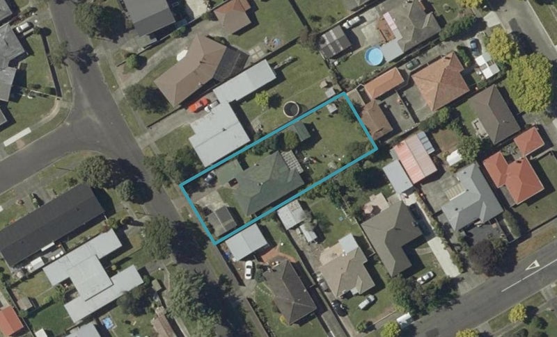 19 Hollows Crescent, Takaro, Palmerston North - Carousel 1