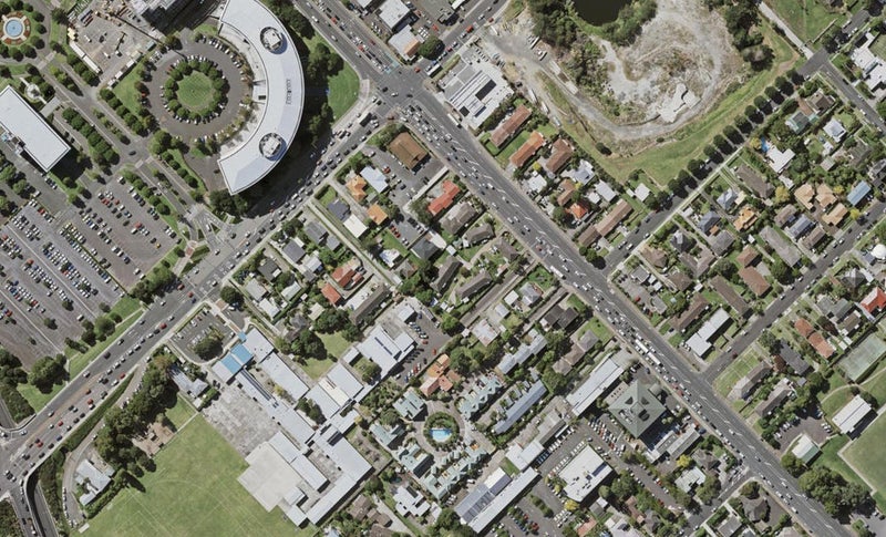 2/0 Taharoto Road, Takapuna, Auckland - Carousel 1